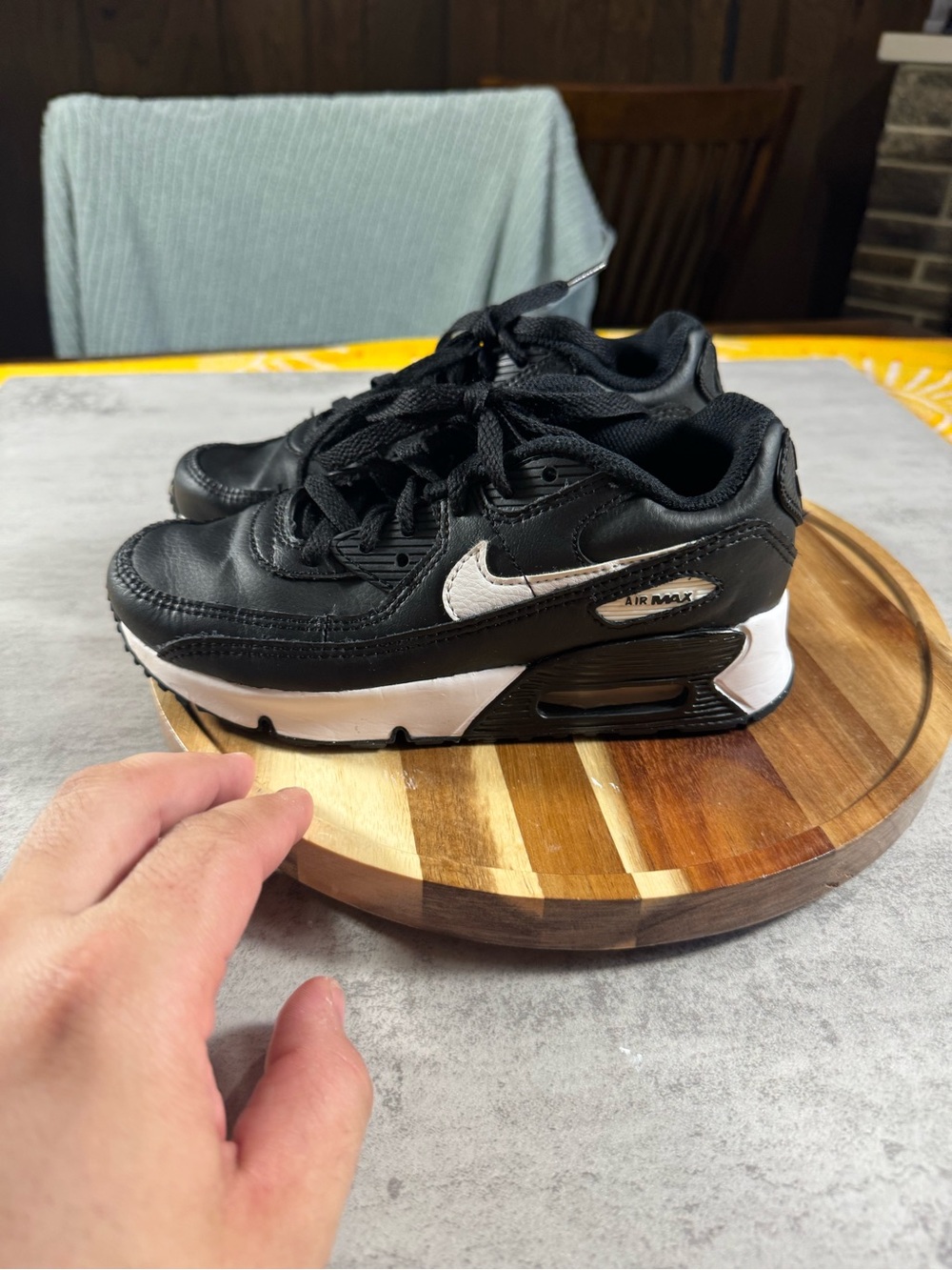 Nike Air Max 90 Kids' Shoes (Black/White) size 2Y